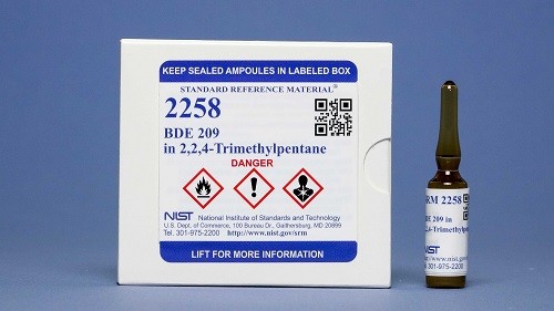 SRM 2258  2，2，4-三甲基戊烷中的溴二苯醚209標準品